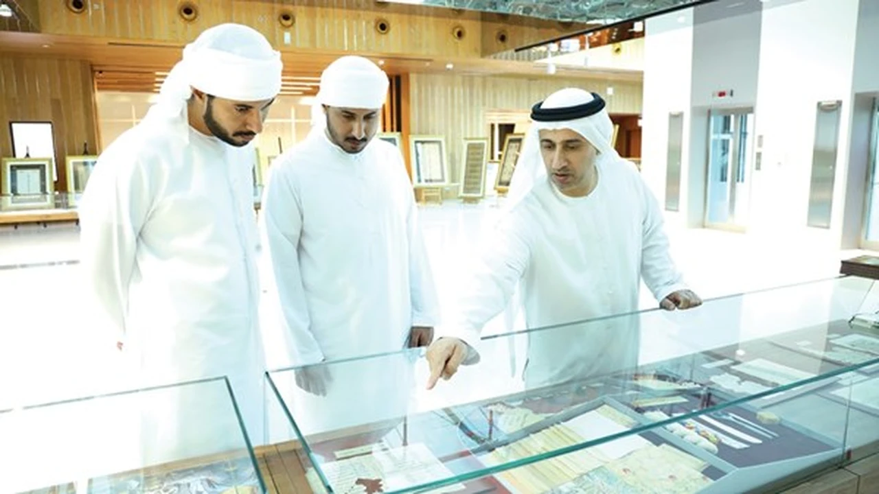 مركز جمعة الماجد يستعرض فنون ترميم المخطوطات